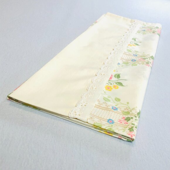 Vintage 70s FIELDCREST USA Smithsonian Single Pillowcase: Pink Roses, Lace Trim - Picture 8 of 9